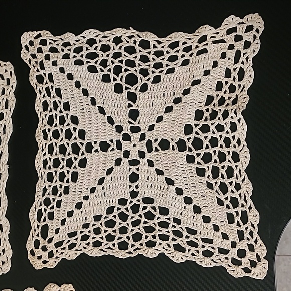 🍀Handmade vintage decor table doilies - Picture 2 of 6